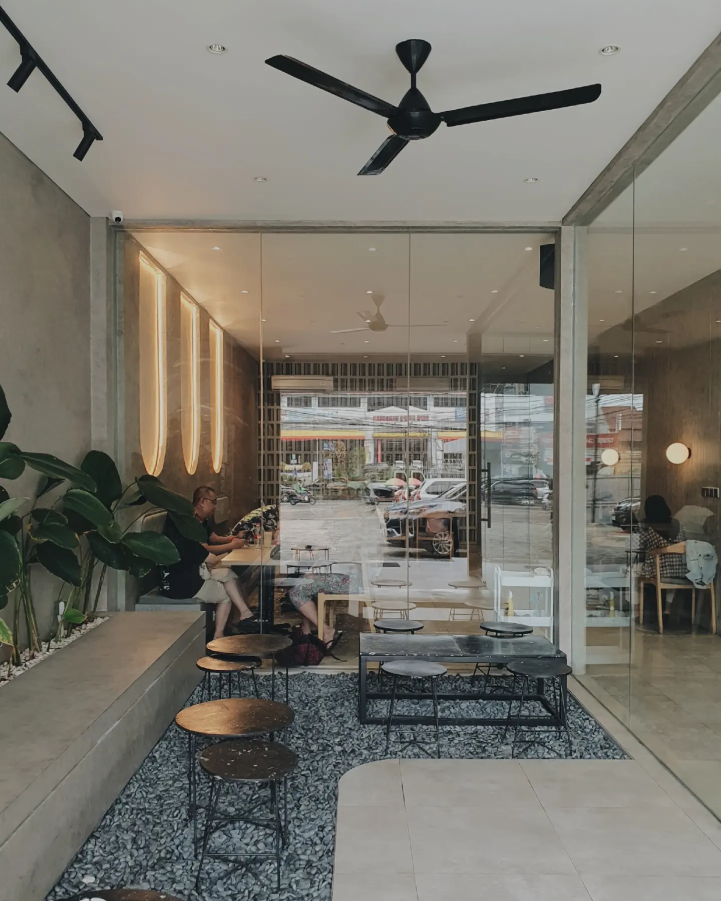 Galeri Design Monero Cafe Bogor 1